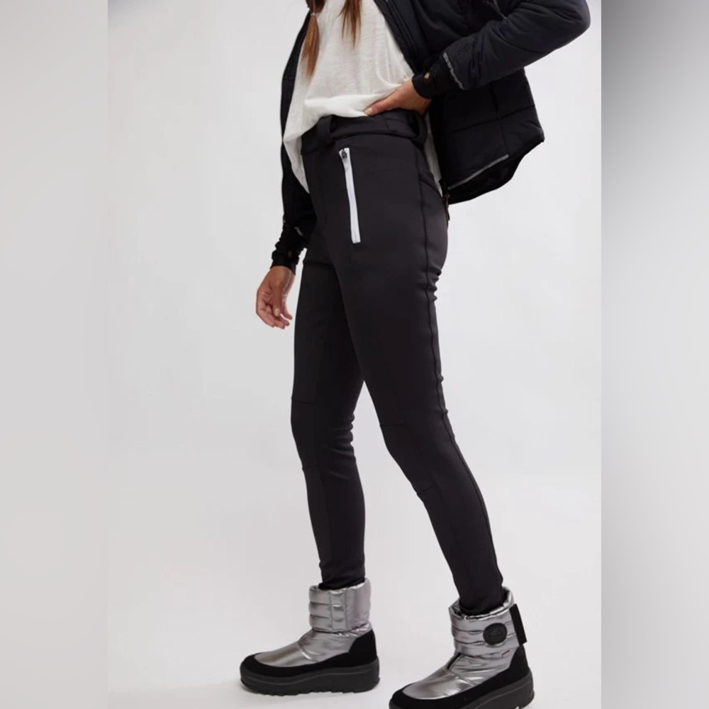 Free people movement chill factor leggings xs NEW